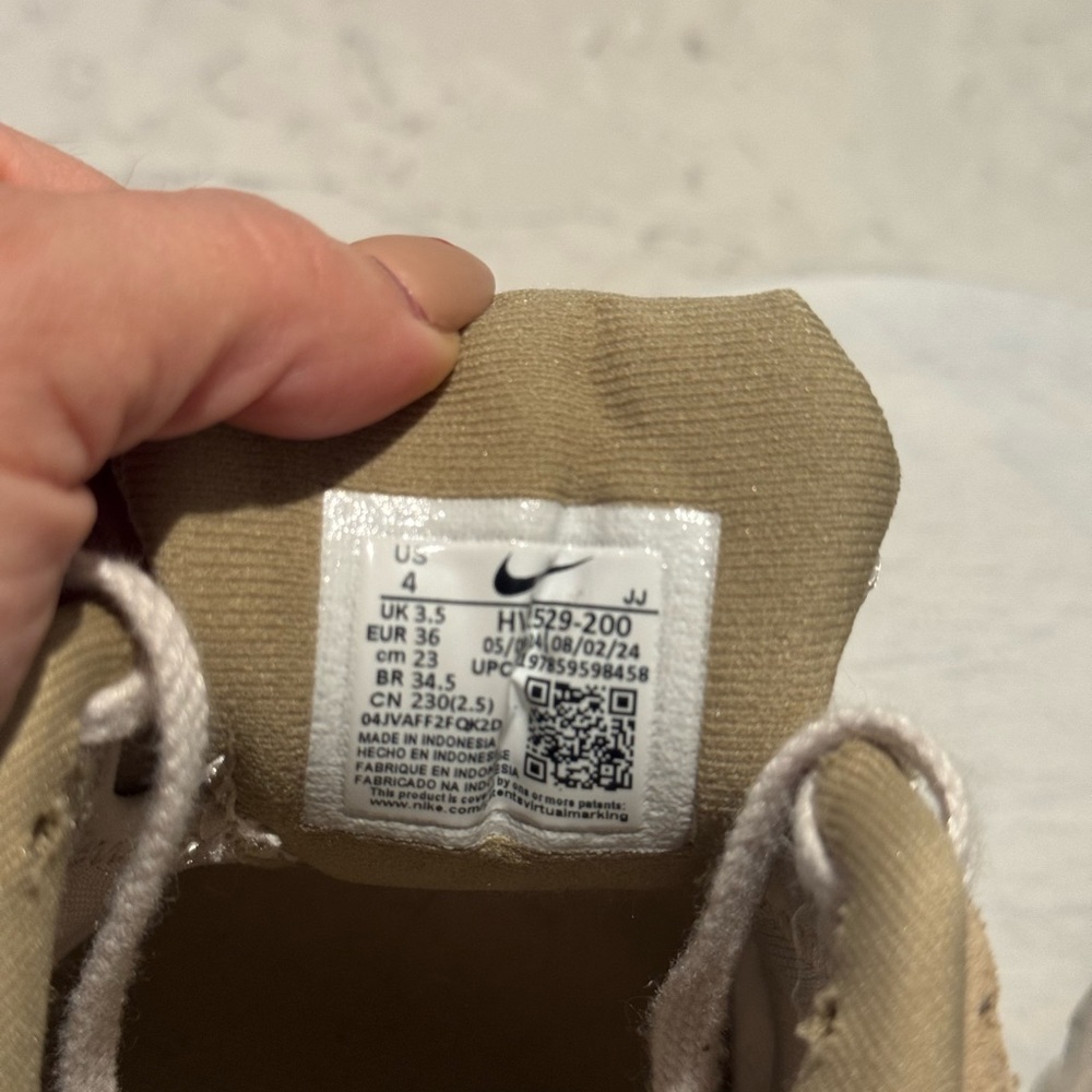 Nike Air Zoom Vomero 5 - Khaki Sesame - kids - size 4 - Picture 2 of 15